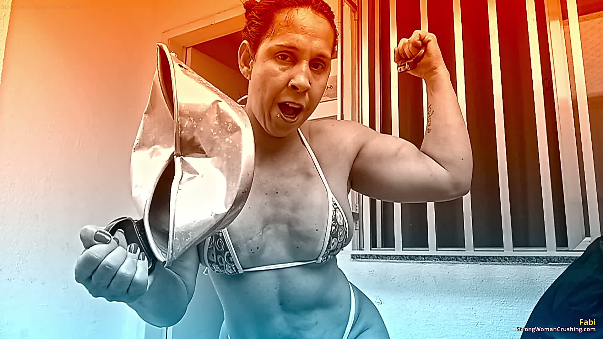 Fabi uses her muscles and smashes a pan