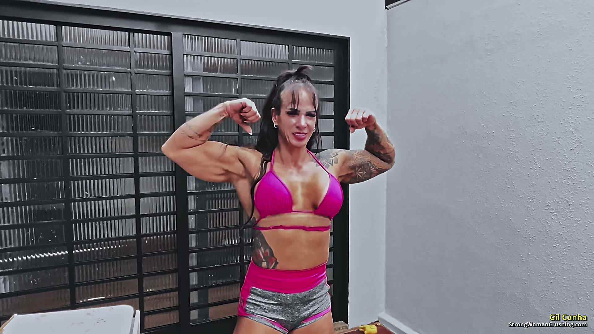 Gil Cunha destroys a mini grill