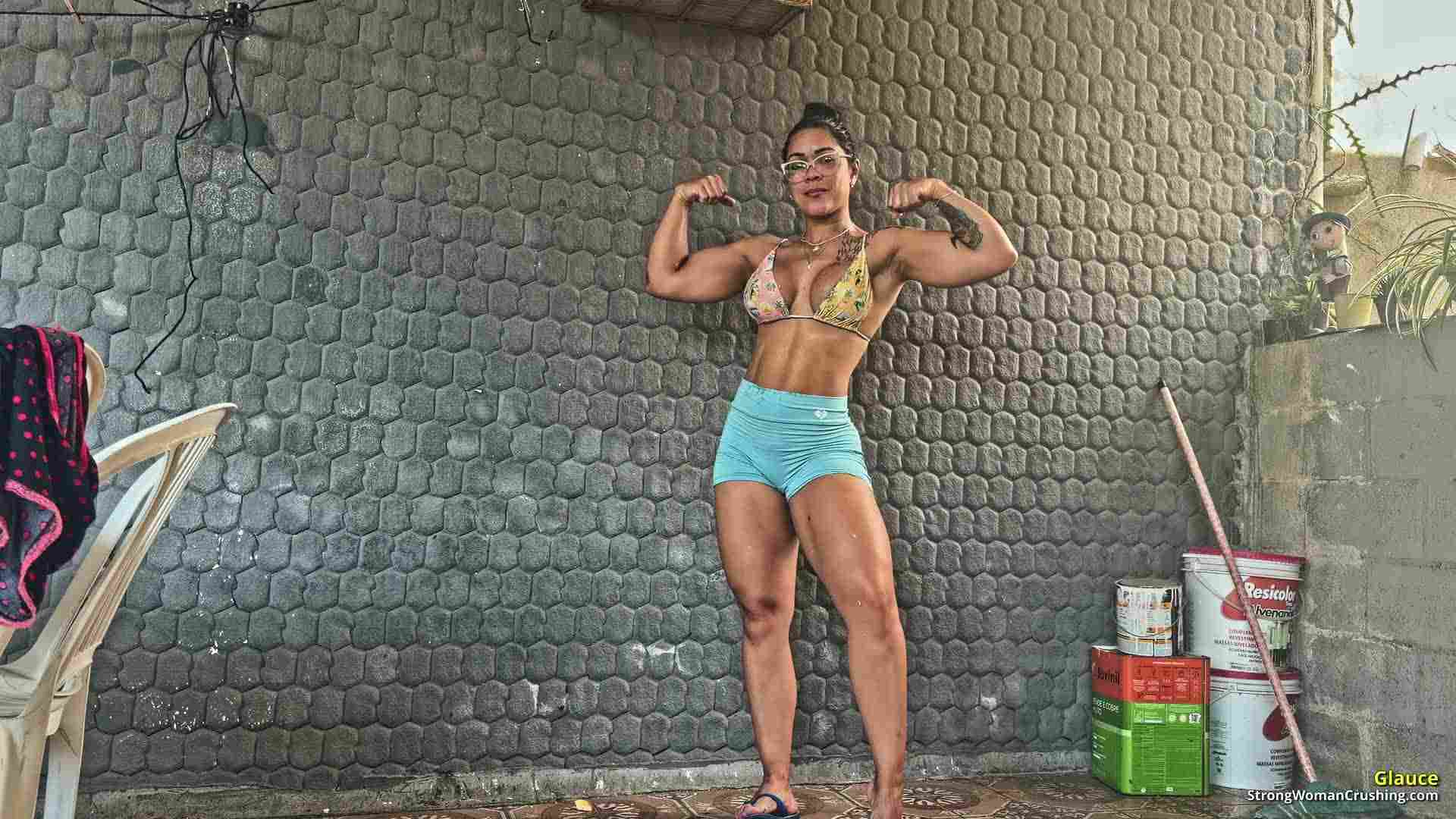 Glauce Crushes Apples with Pure Bicep Power
