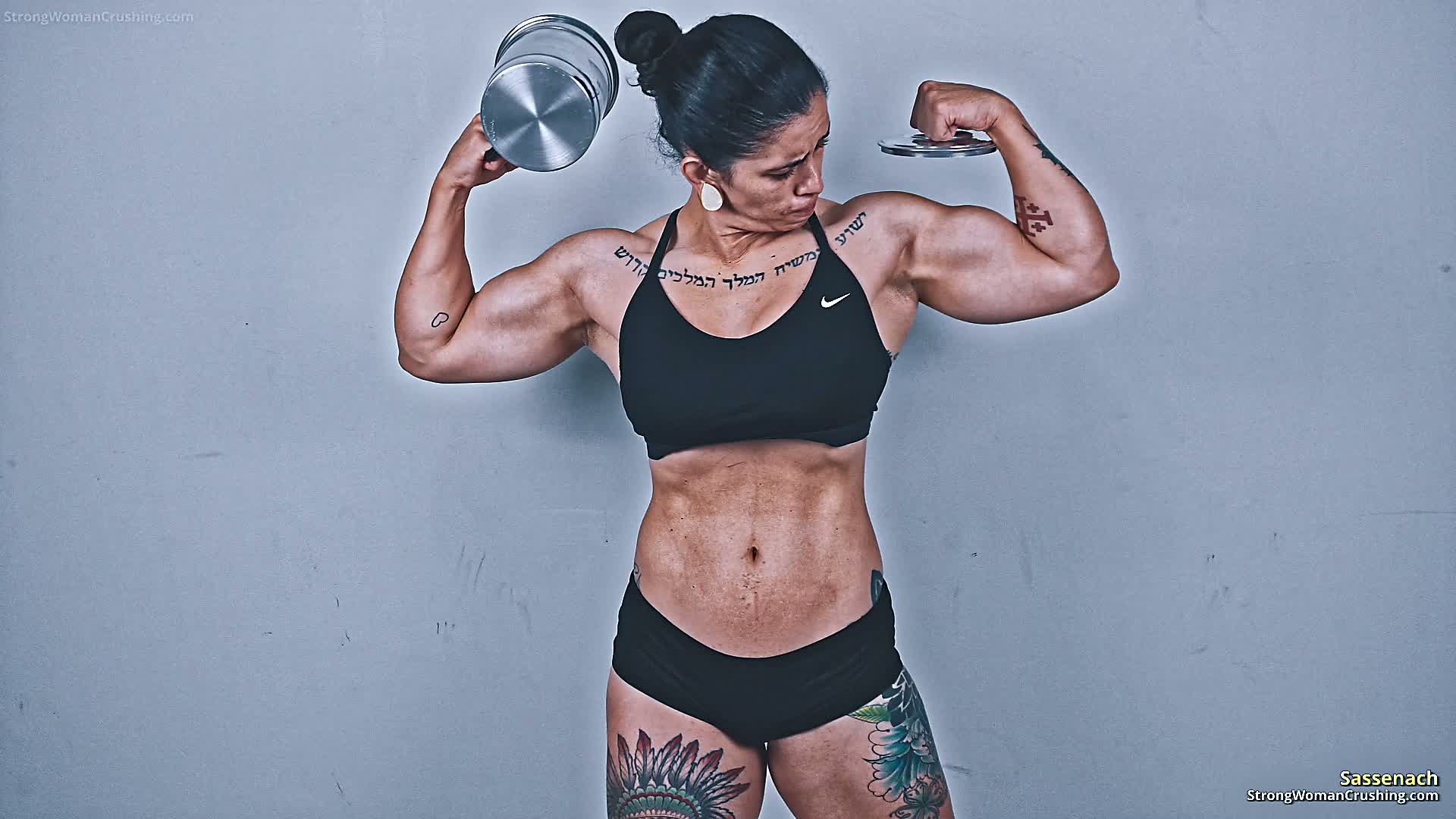 Sassenach bends a metal pan